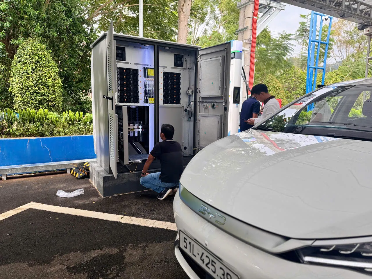 Trạm Sạc Xe Điện: Bước Chuyển Mình Đến Tương Lai Giao Thông Xanh